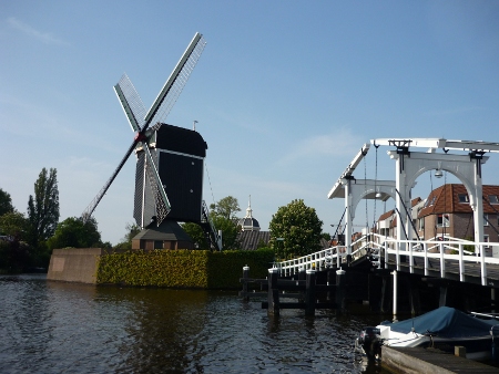 Linden - klasika, větrné mlýny, zvedací mosty a vodní kanály